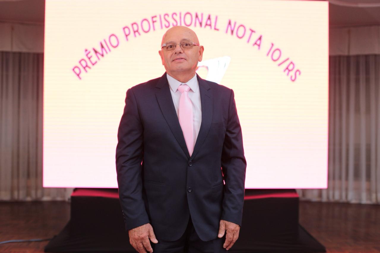 PREFEITO RENATO MACHADO RECEBE TROFÉU PRÊMIO PROFISSIONAL NOTA 10 RS/PREMIUM